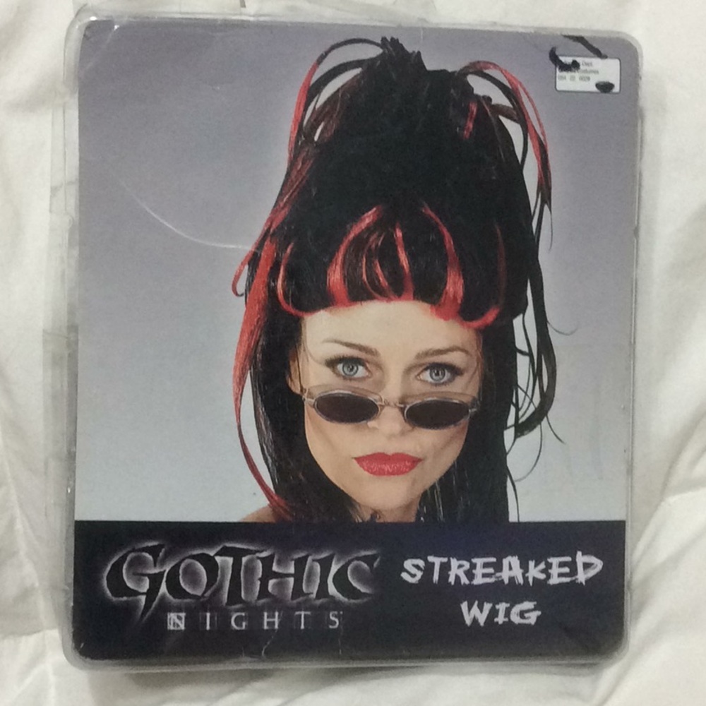 Gothic streaked wig NIP